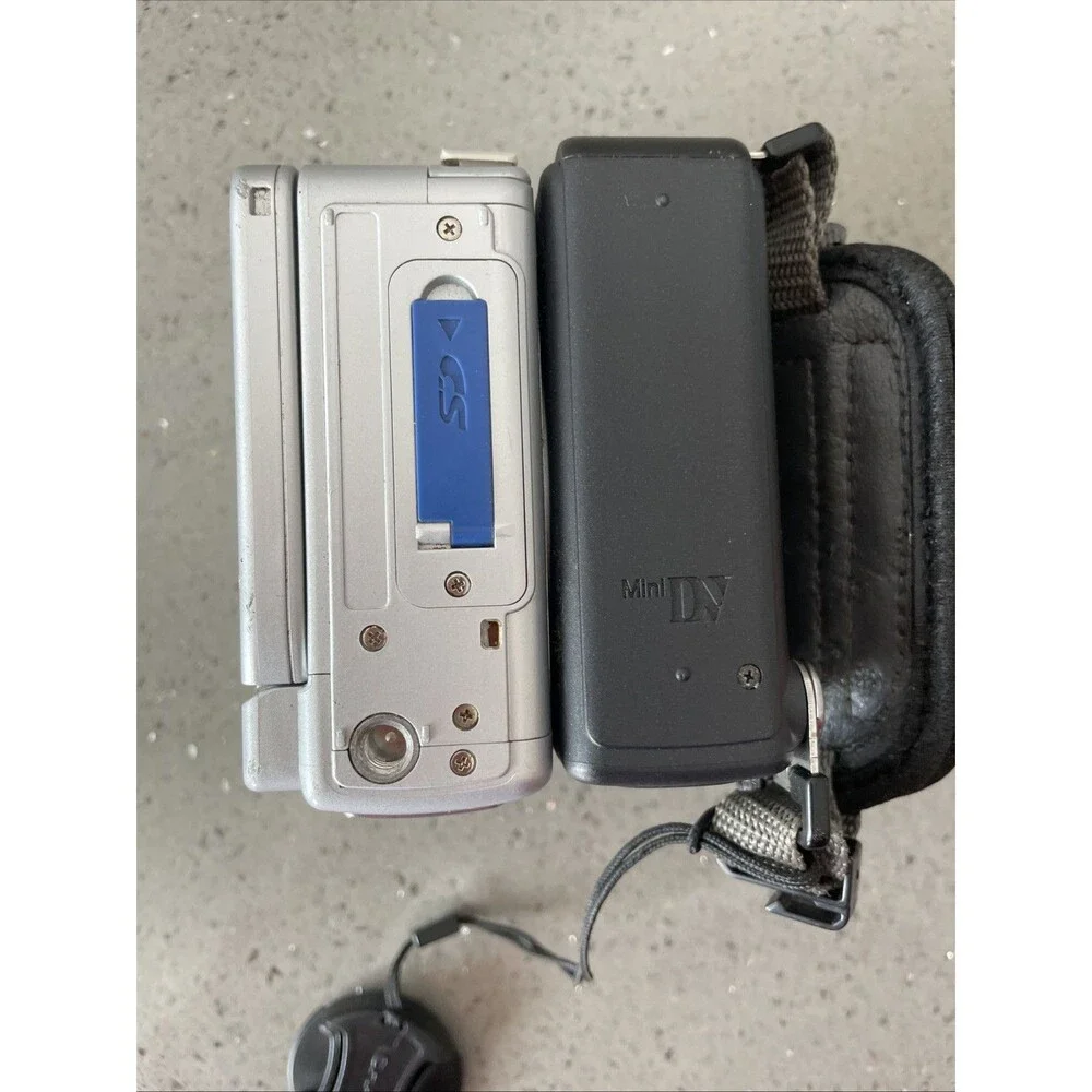 Sharp Viewcam Z Mini DV Digital Camcorder VL-Z5 Untested